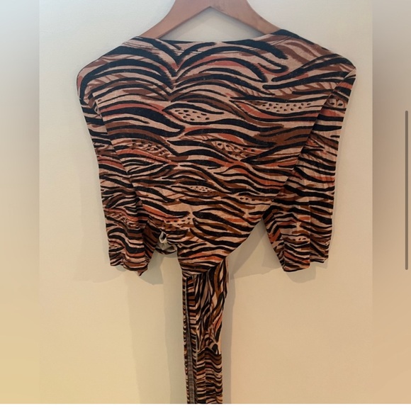 NWT animal print wrap top anthro - Picture 4 of 9
